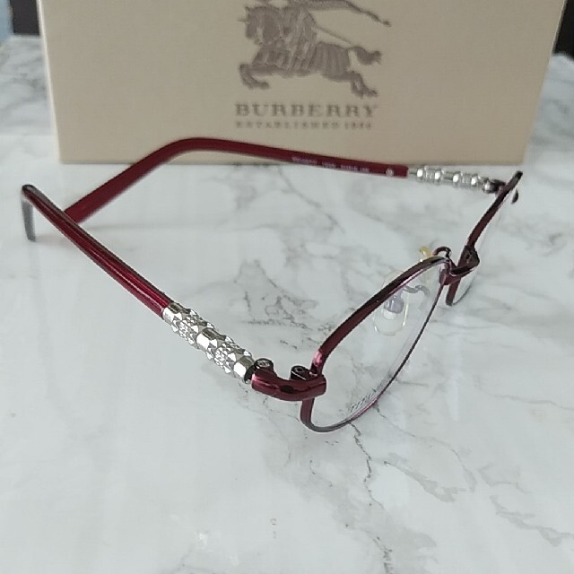 BURBERRY(バーバリー)のお値下げ♡BURBERRYメガネフレーム レディースのファッション小物(サングラス/メガネ)の商品写真