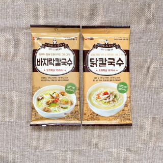 コストコ(コストコ)の煮込むだけ簡単！韓国　カルグクスセット アサリ　鶏(レトルト食品)