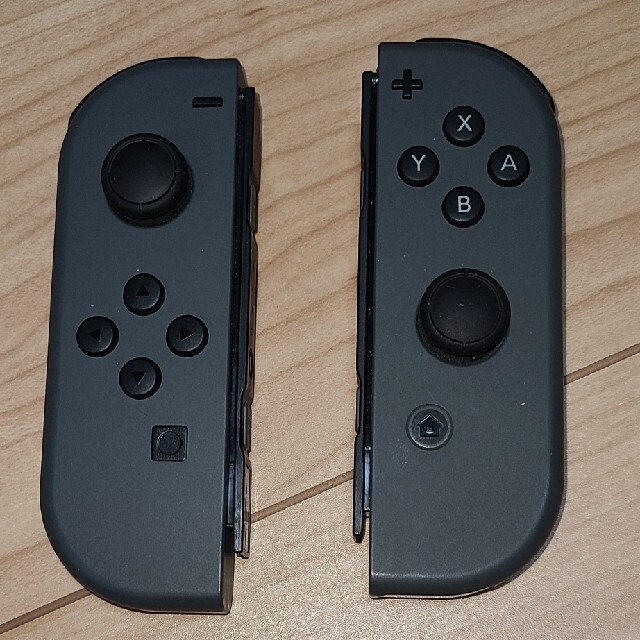 Nintendo Switch(ニンテンドースイッチ)の【動作確認済】Joy-Con (ジョイコン)　グレー　左右セット エンタメ/ホビーのゲームソフト/ゲーム機本体(家庭用ゲーム機本体)の商品写真