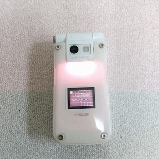 パナソニック(Panasonic)のホワイト docomo ガラケー　P903i 電池パック付き(携帯電話本体)