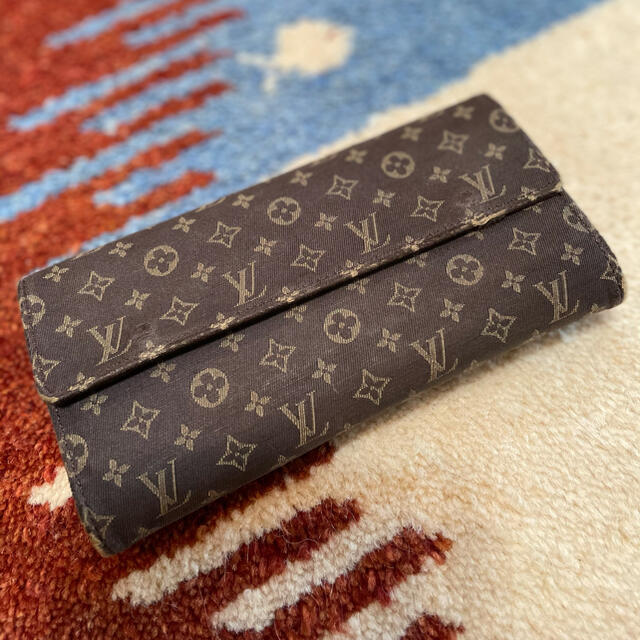 LOUIS VUITTON(ルイヴィトン)のルイ•ヴィトン　モノグラムミニ　ポルトフォイユ•サラ　二つ折り長財布 レディースのファッション小物(財布)の商品写真