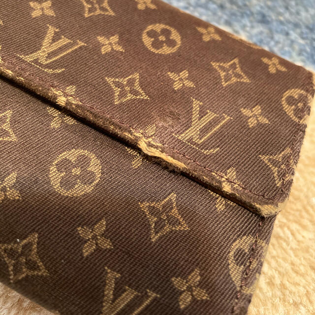 LOUIS VUITTON(ルイヴィトン)のルイ•ヴィトン　モノグラムミニ　ポルトフォイユ•サラ　二つ折り長財布 レディースのファッション小物(財布)の商品写真