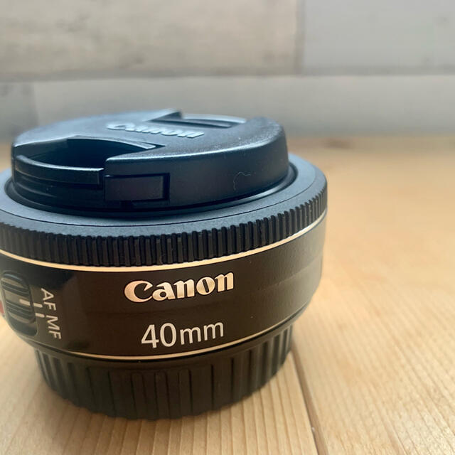 Canon(キヤノン)のCanon EF 40mm F2.8 STM MACRO  スマホ/家電/カメラのカメラ(レンズ(単焦点))の商品写真