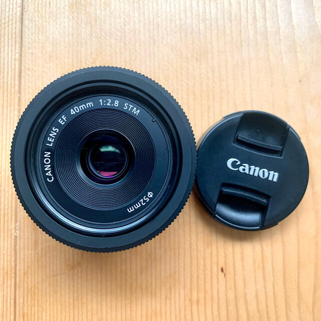 Canon(キヤノン)のCanon EF 40mm F2.8 STM MACRO  スマホ/家電/カメラのカメラ(レンズ(単焦点))の商品写真