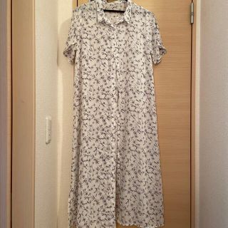 レイカズン(RayCassin)の【美品】半袖花柄ロングカーデ(カーディガン)