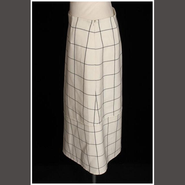 ADORE(アドーア)のアドーア ADORE 17AW ブルウィンドウペン アシメトリー ヘムスカート レディースのスカート(ひざ丈スカート)の商品写真