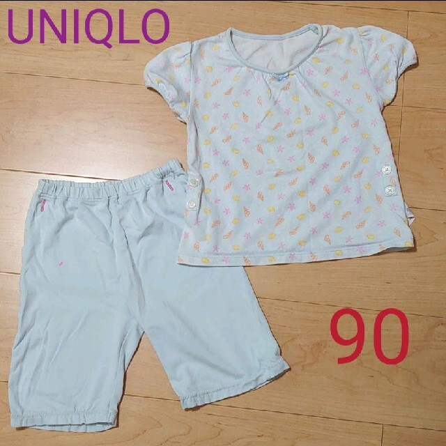 USED　お腹冷え防止　UNIQLO　貝殻柄　半袖パジャマ　90 キッズ/ベビー/マタニティのキッズ服女の子用(90cm~)(パジャマ)の商品写真