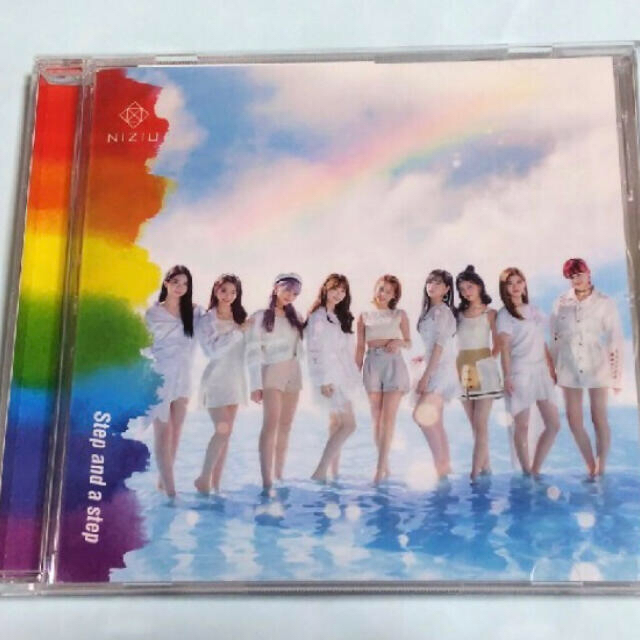 Step and a step 通常盤 CD NiziU  エンタメ/ホビーのCD(K-POP/アジア)の商品写真