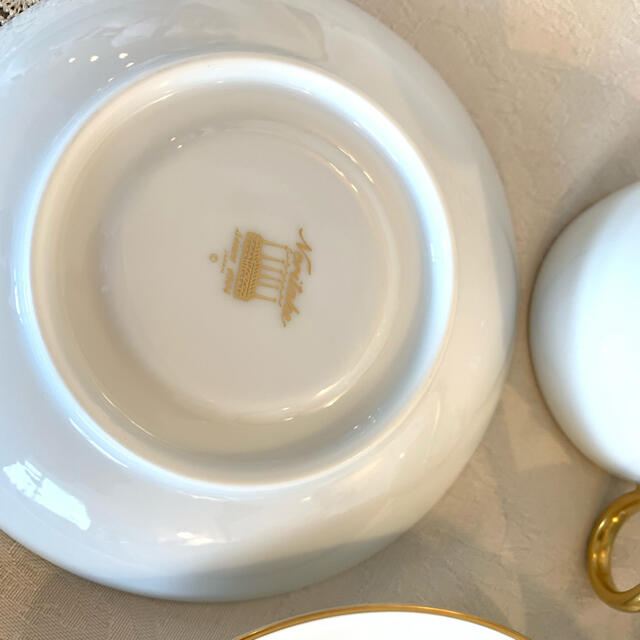 Noritake(ノリタケ)の美品　ノリタケダイヤモンドコレクション　聖杯型　カップ&ソーサー インテリア/住まい/日用品のキッチン/食器(食器)の商品写真