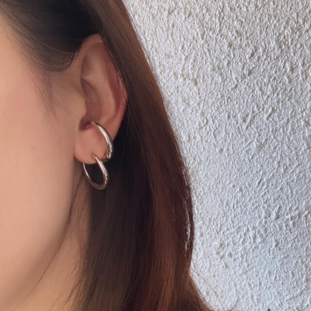 TOGA(トーガ)のdouble circle earring silver レディースのアクセサリー(ピアス)の商品写真