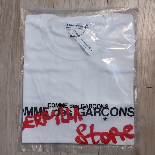 COMME des GARCONS(コムデギャルソン)の[かか様専用]コムデギャルソン　ゲリラストア　期間限定Tシャツ メンズのトップス(Tシャツ/カットソー(半袖/袖なし))の商品写真