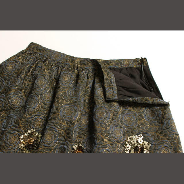ZARA(ザラ)のザラ ベーシック ZARA BASIC フラワー装飾 スカート /☆a0515 レディースのスカート(ミニスカート)の商品写真