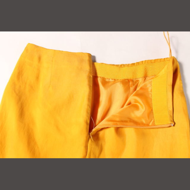 CARVEN(カルヴェン)のカルヴェン CARVEN スカート タイト ラップ ひざ丈 タック 36 黄 イ レディースのスカート(ひざ丈スカート)の商品写真