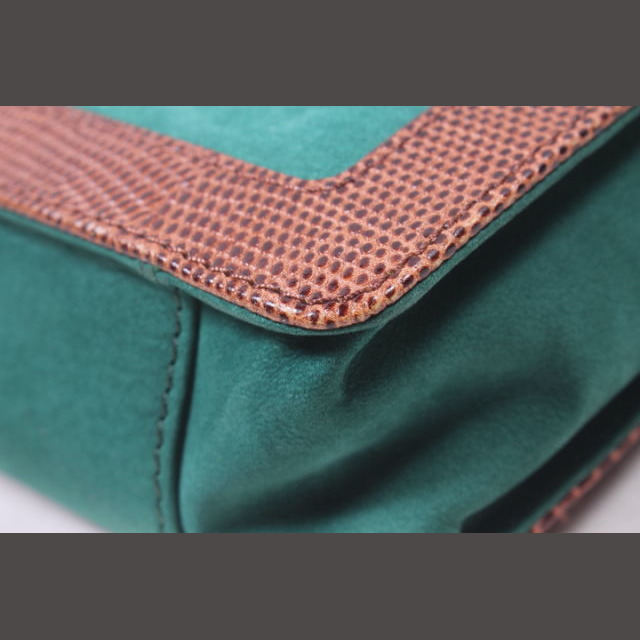 MUVEIL(ミュベール)のミュベール muveil バッグ ショルダー スウェード調 緑 グリーン btm レディースのバッグ(ショルダーバッグ)の商品写真