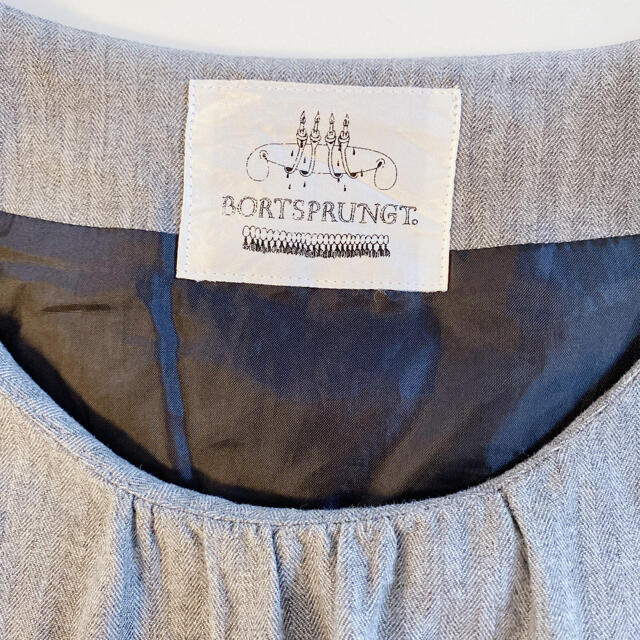 bortsprungt(ボシュプルメット)のBortsprungt ワンピース　鳥の羽　ボシュプルメット レディースのワンピース(ひざ丈ワンピース)の商品写真