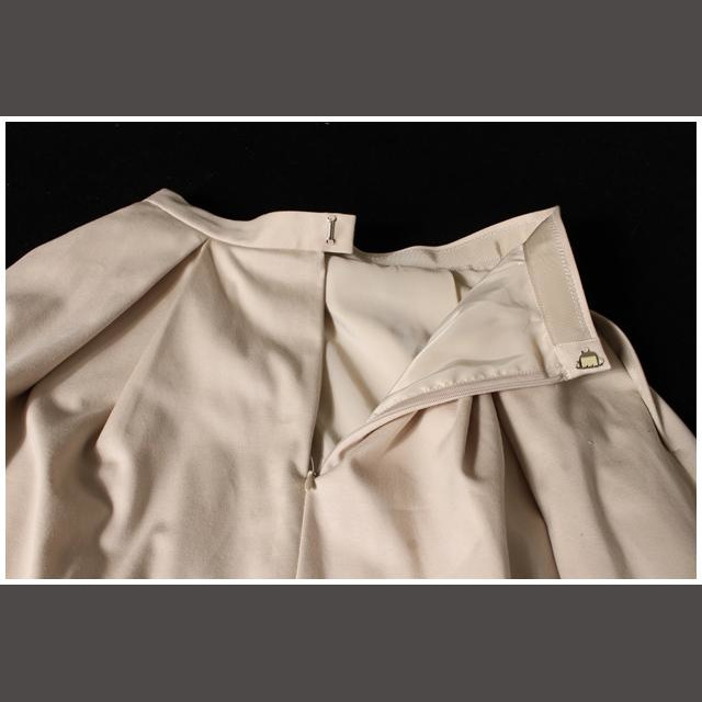 INED(イネド)のイネド INED 16SS タック フレア スカート /au0529 レディースのスカート(ひざ丈スカート)の商品写真