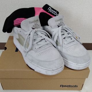 リーボック(Reebok)のみーさん専用。Reebokクラブシー　23.5cm　プレゼント付(スニーカー)