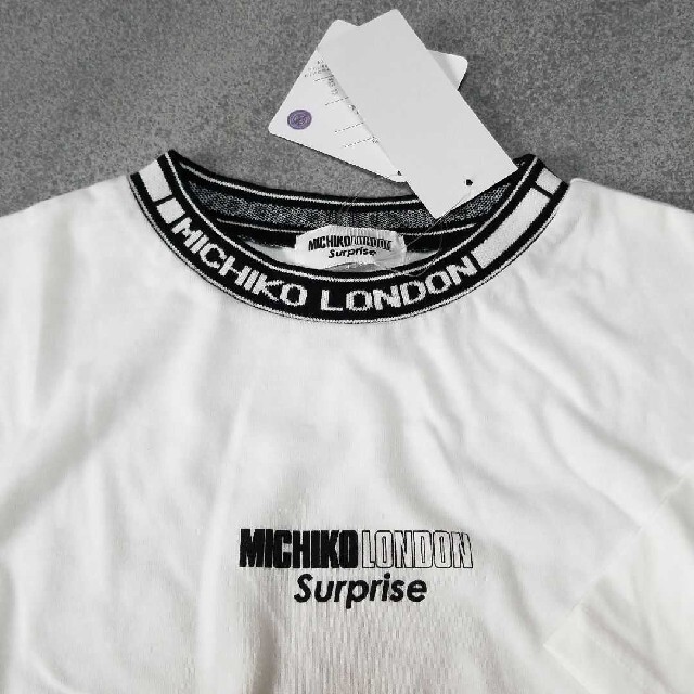 MICHIKO LONDON(ミチコロンドン)のMICHIKO LONDON　半袖Tシャツ レディースのトップス(Tシャツ(半袖/袖なし))の商品写真