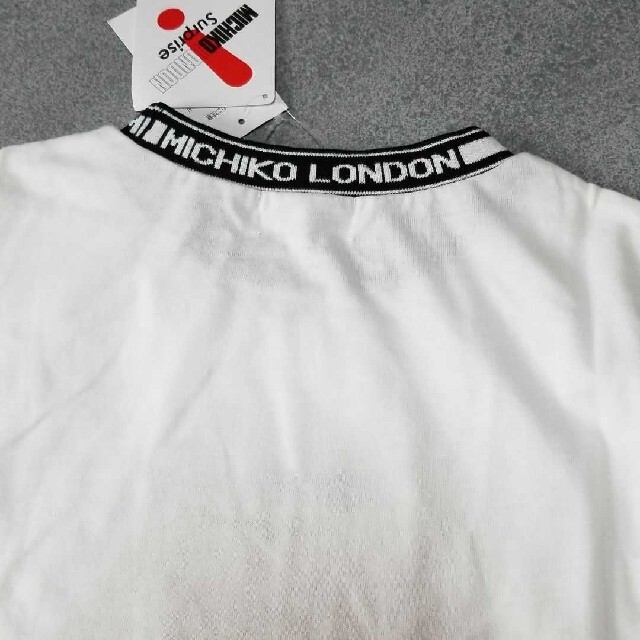 MICHIKO LONDON(ミチコロンドン)のMICHIKO LONDON　半袖Tシャツ レディースのトップス(Tシャツ(半袖/袖なし))の商品写真