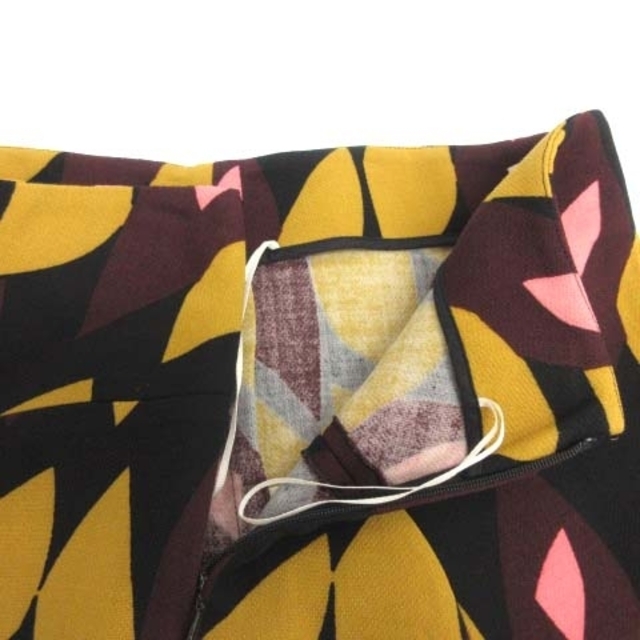 Marni(マルニ)のマルニ MARNI フレアスカート ひざ丈 ウール 総柄 40 L 黒 黄色 レディースのスカート(ロングスカート)の商品写真