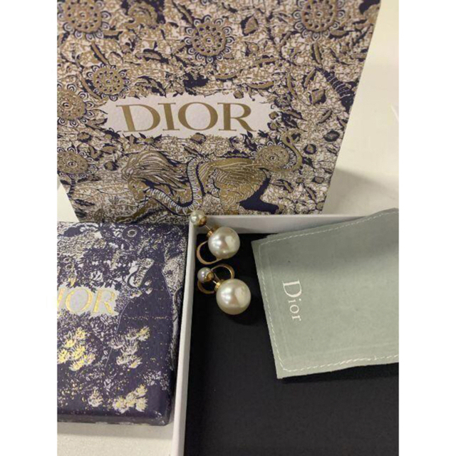 DIOR TRIBALESピアス