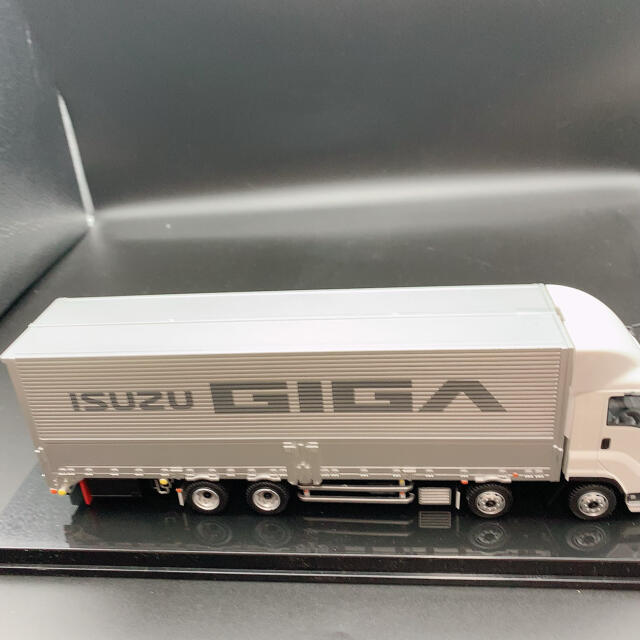 いすゞ　ギガ　ISUZU GIGA 1/43 スケール　非売品