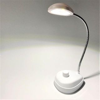 送料無料！ 3ＬＥＤ　スタンドライト 　ホワイト(テーブルスタンド)