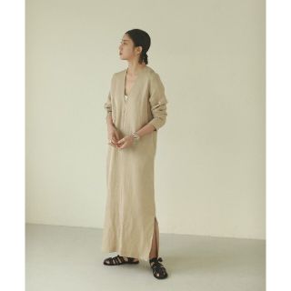 トゥデイフル(TODAYFUL)の【美品】‘21新作TODAYFUL Vネックリネンニットドレス秋ロングワンピース(ロングワンピース/マキシワンピース)