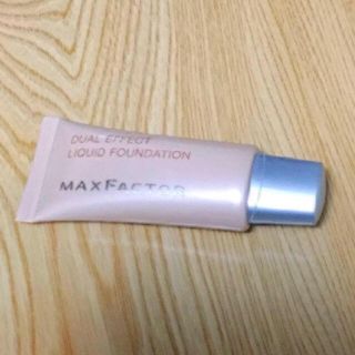 マックスファクター(MAXFACTOR)の中古 マックスファクター デュアル エフェクト リキッド ファンデーション OC(ファンデーション)