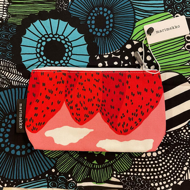 marimekko マリメッコ　Eelia マンシッカヴォレット ポーチ