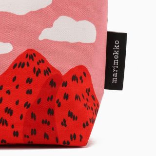 marimekko マリメッコ　Eelia マンシッカヴォレット ポーチ