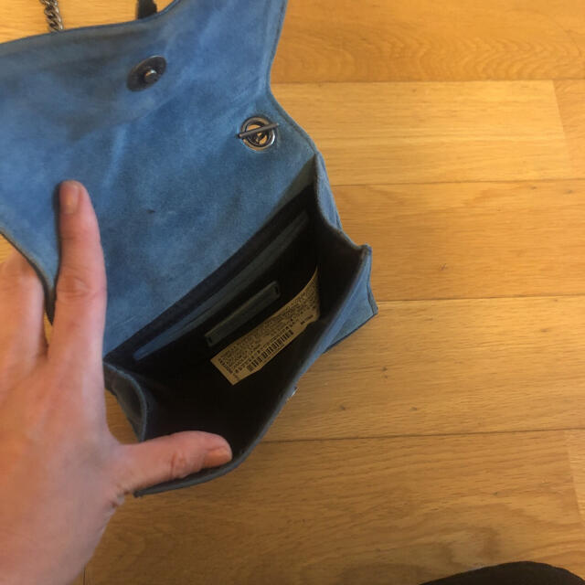 ZARA(ザラ)のZARA ショルダーバッグ 小さめ　スエード レディースのバッグ(ショルダーバッグ)の商品写真