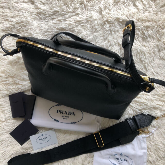 PRADA(プラダ)の新品 PRADA プラダ レザー ハンドバッグ ブラック 2way ショルダー メンズのバッグ(トートバッグ)の商品写真