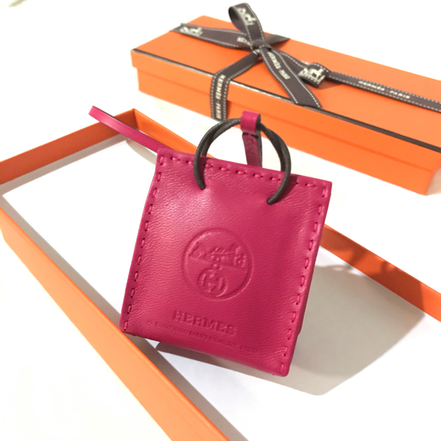 期間限定★HERMES 新作新色　ショッパーズチャーム　ローズメキシコ