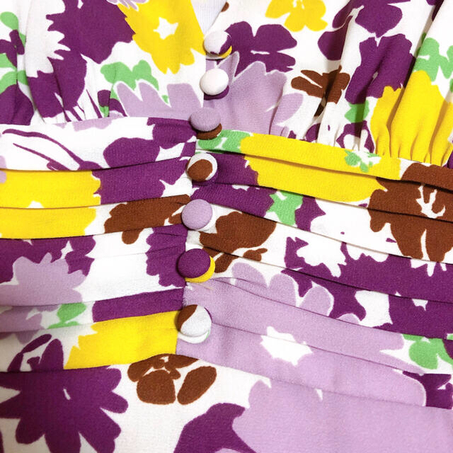 kate spade new york(ケイトスペードニューヨーク)の美品♡ ケイトスペード 総柄 花柄 swing flora dress レディースのワンピース(ひざ丈ワンピース)の商品写真