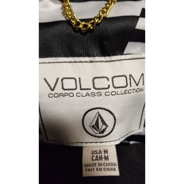 volcom(ボルコム)のVOLCOM　ブラックスーツ　新品　未使用　タグ付き メンズのスーツ(セットアップ)の商品写真