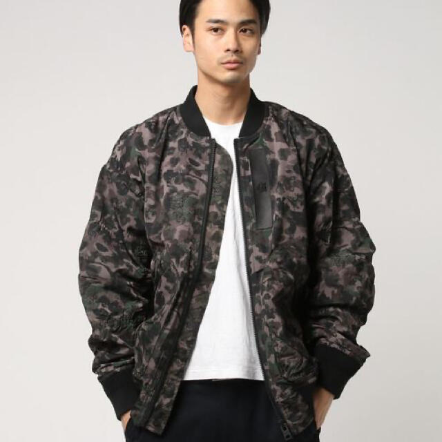 オニツカタイガー カモ ボンバー ジャケット | capacitasalud.com