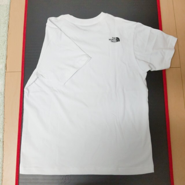 THE NORTH FACE(ザノースフェイス)の未使用タグ付　THE NORTH FACE シンプルロゴポケットティー メンズのトップス(Tシャツ/カットソー(半袖/袖なし))の商品写真