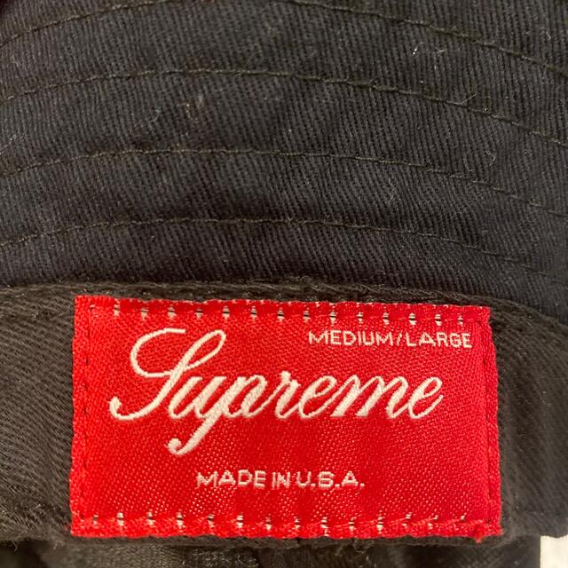 Supreme(シュプリーム)のシュプリーム　supreme バケットハット　黒　M  L 赤　ロゴ メンズの帽子(ハット)の商品写真