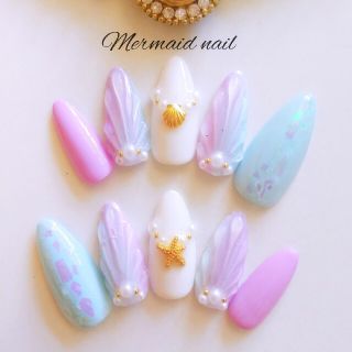 スキニーオーバル♡人魚の鱗ネイルチップ【ユニコーンカラー】 ハンドメイドのアクセサリー(ネイルチップ)の商品写真