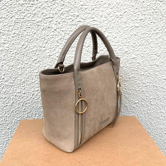 Chloe(クロエ)のクロエ ハンドバッグ シルキースエード 正規品 グレージュ レディースのバッグ(ハンドバッグ)の商品写真