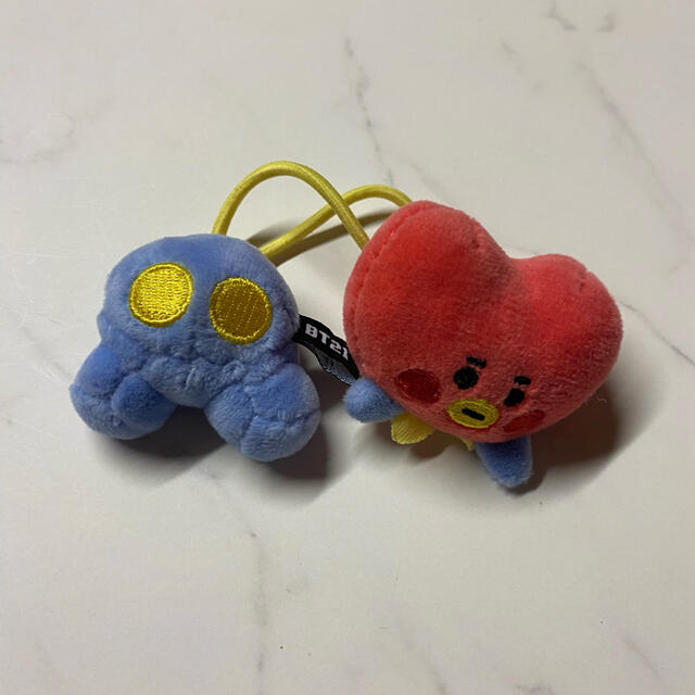 防弾少年団(BTS)(ボウダンショウネンダン)のBT21 TATA ヘアゴム ハンドメイドのアクセサリー(ヘアアクセサリー)の商品写真