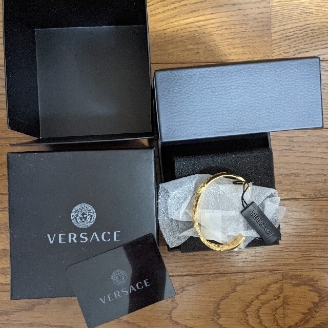 VERSACE(ヴェルサーチ)の早い者勝ち！VERSERCH ブレスレット メンズのアクセサリー(ブレスレット)の商品写真