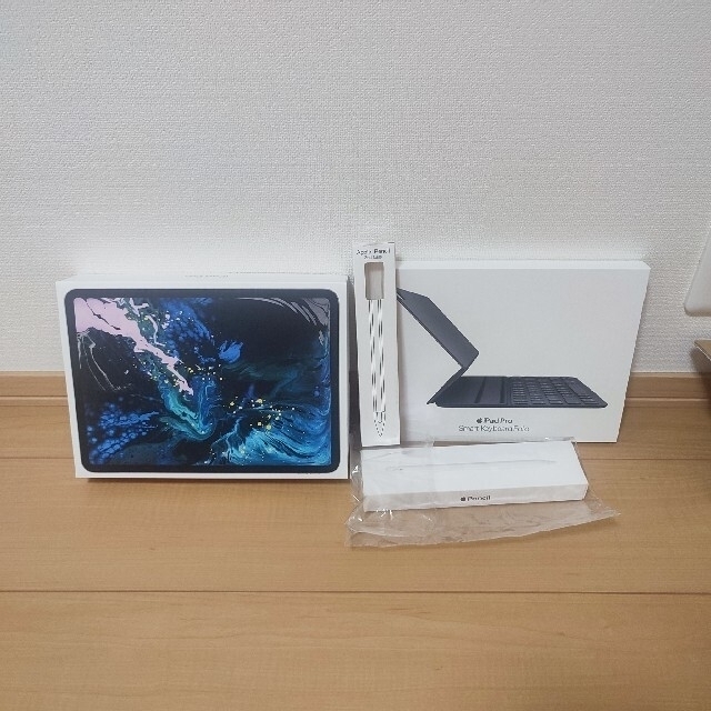 Apple(アップル)のiPad Pro 2018（11インチ）256GB スマホ/家電/カメラのPC/タブレット(タブレット)の商品写真