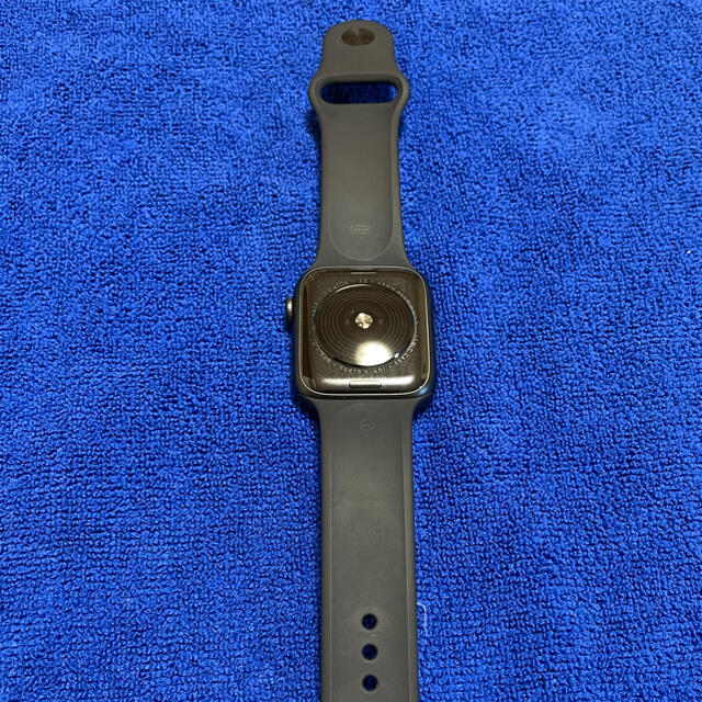 Apple Watch(アップルウォッチ)のApple Watch SE  GPS 44mm＋レザーループ（純正品） メンズの時計(腕時計(デジタル))の商品写真