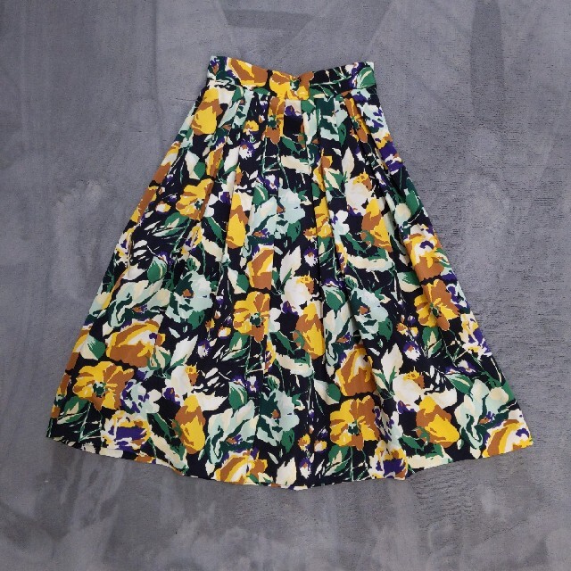 TOMORROWLAND(トゥモローランド)のtomorrowland ballsey 花柄スカート レディースのスカート(ひざ丈スカート)の商品写真