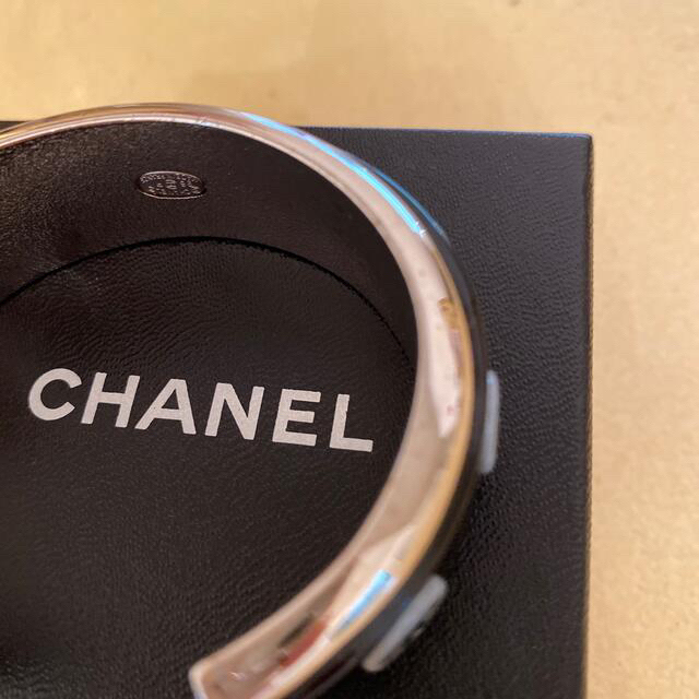 CHANEL(シャネル)のシャネル バングル　 レディースのアクセサリー(ブレスレット/バングル)の商品写真