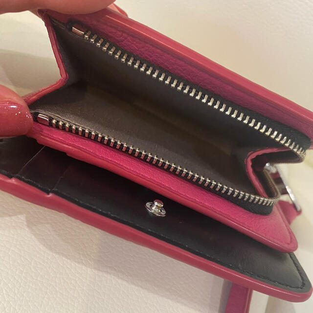 MARC JACOBS(マークジェイコブス)の出品は７月のみ　マークジェイコブス　財布　二つ折り　ピンク　 レディースのファッション小物(財布)の商品写真