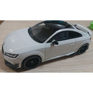 アウディ(AUDI)のアウディtt 1/18 (ミニカー)