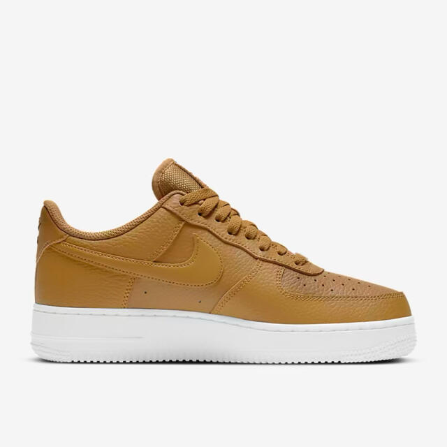 NIKE WMNS AIR FORCE 1 07 ESSENTIAL 23.5